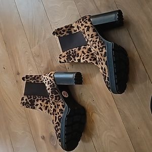 leopard print boots size 10 new never worn absolutely perfect beautiful brand 7